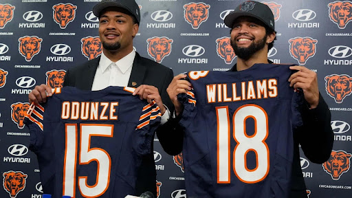 chicago-bears-players-players-showing-jerseys