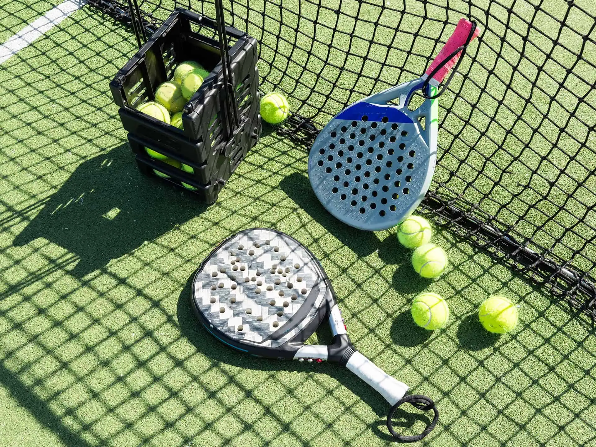 tennis-equipment-on-court
