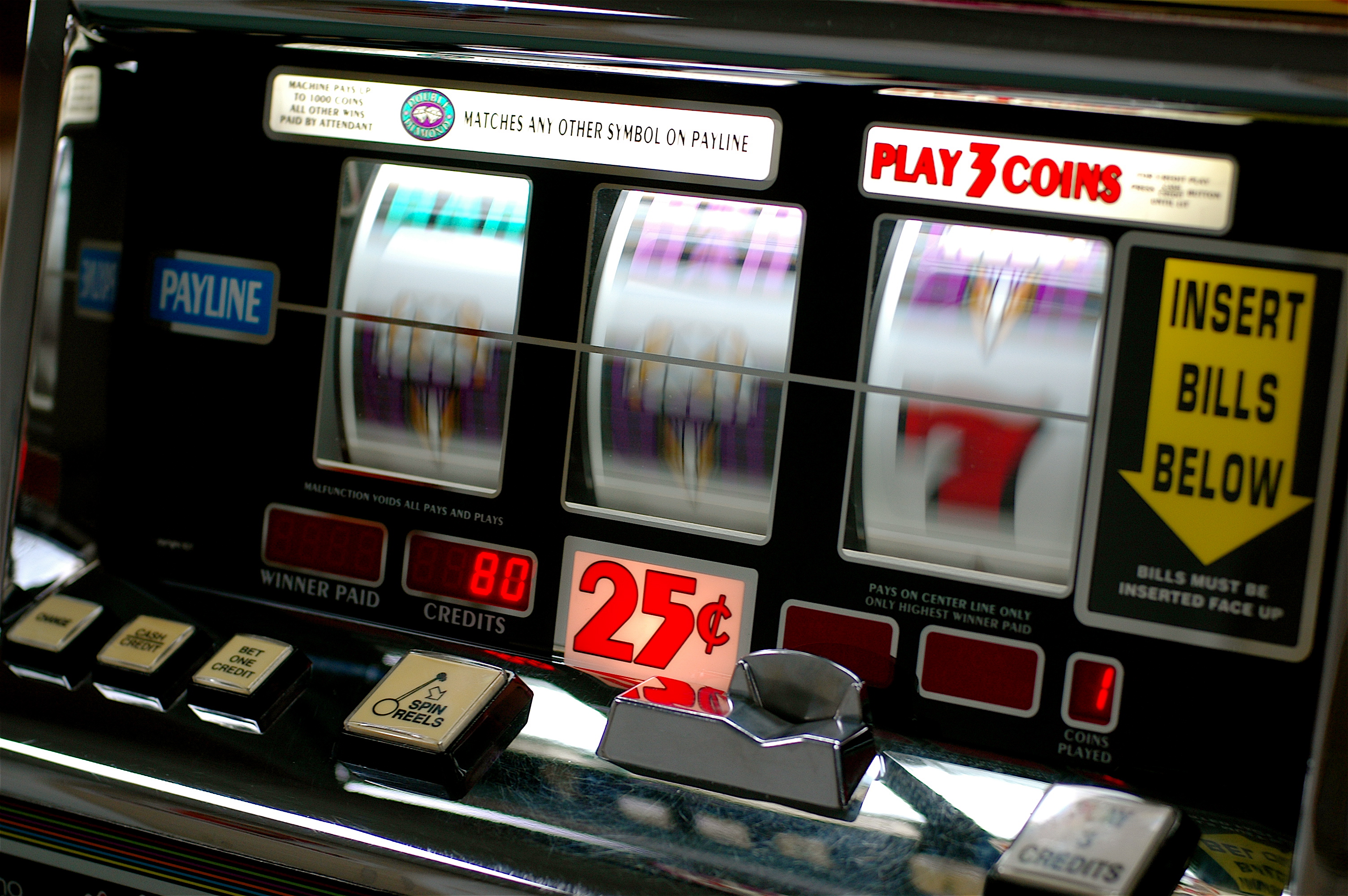slot-machine-with-spinning-dials